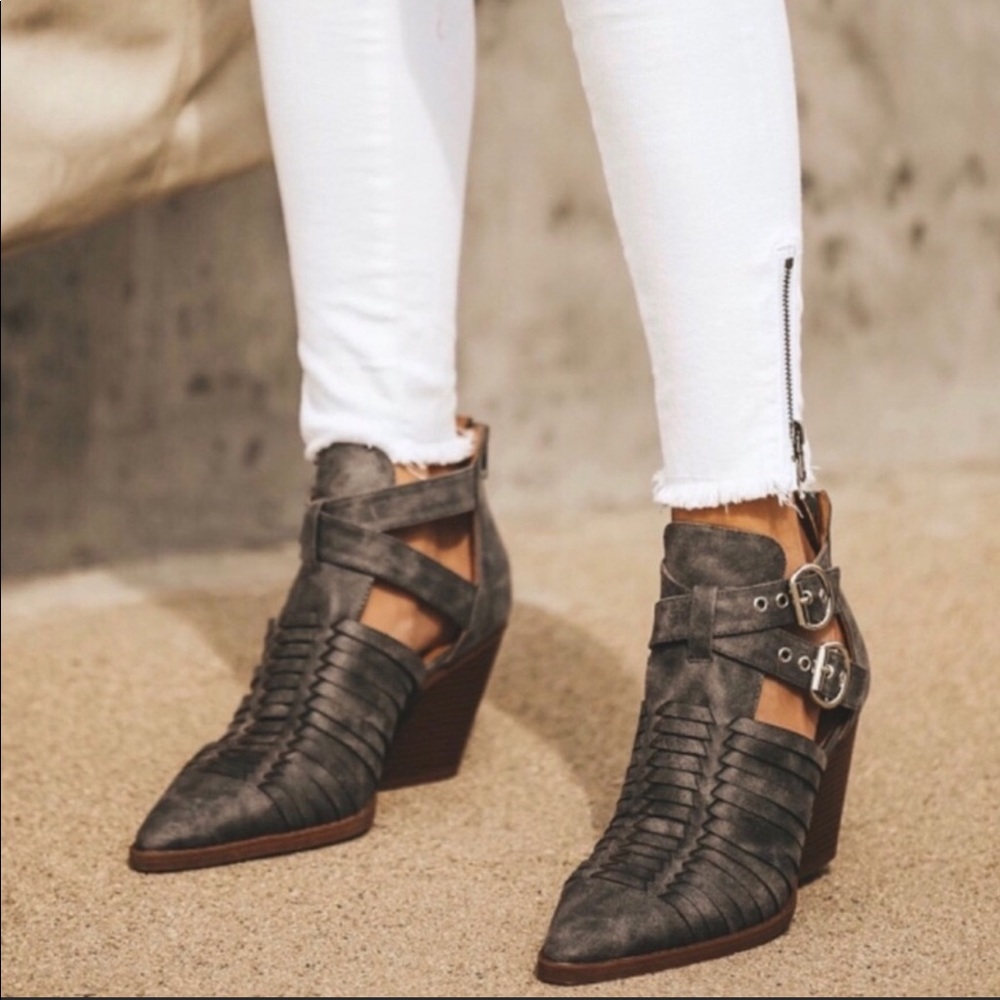 ARRIVED “Charlotte” Western ankle bootie - Picture 2 of 5